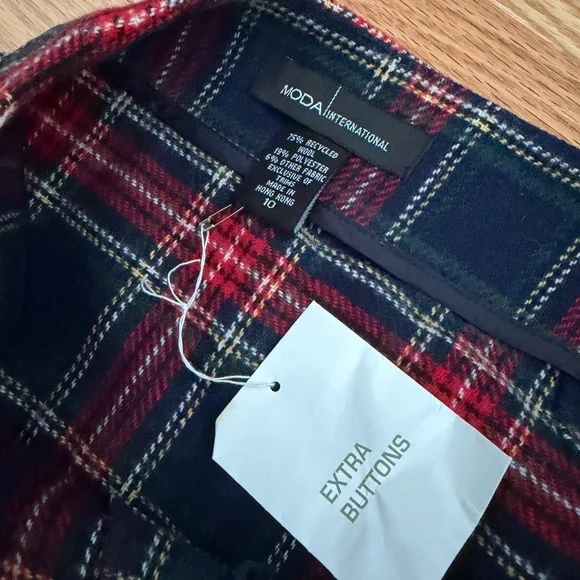 Plaid Wool Mini Skirt - size 10 - Picture 3 of 5